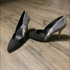 🔥Price Drop🔥Aldo Black/WhiteSuede/Snakeskin Pump